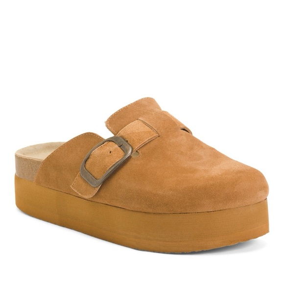 Cushionaire Granola platform buckle clogs - Picture 1 of 5